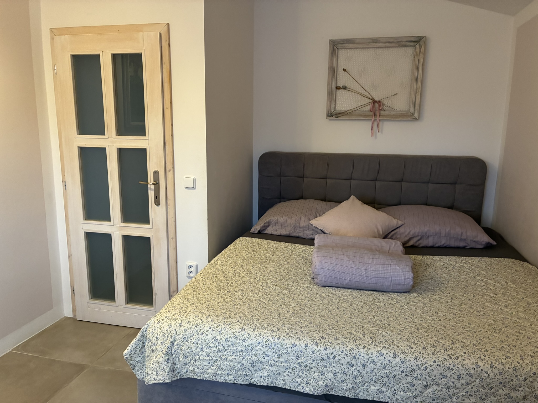 Místo, kde den končí a sny začínají – ložnice v Nobles Apartments
