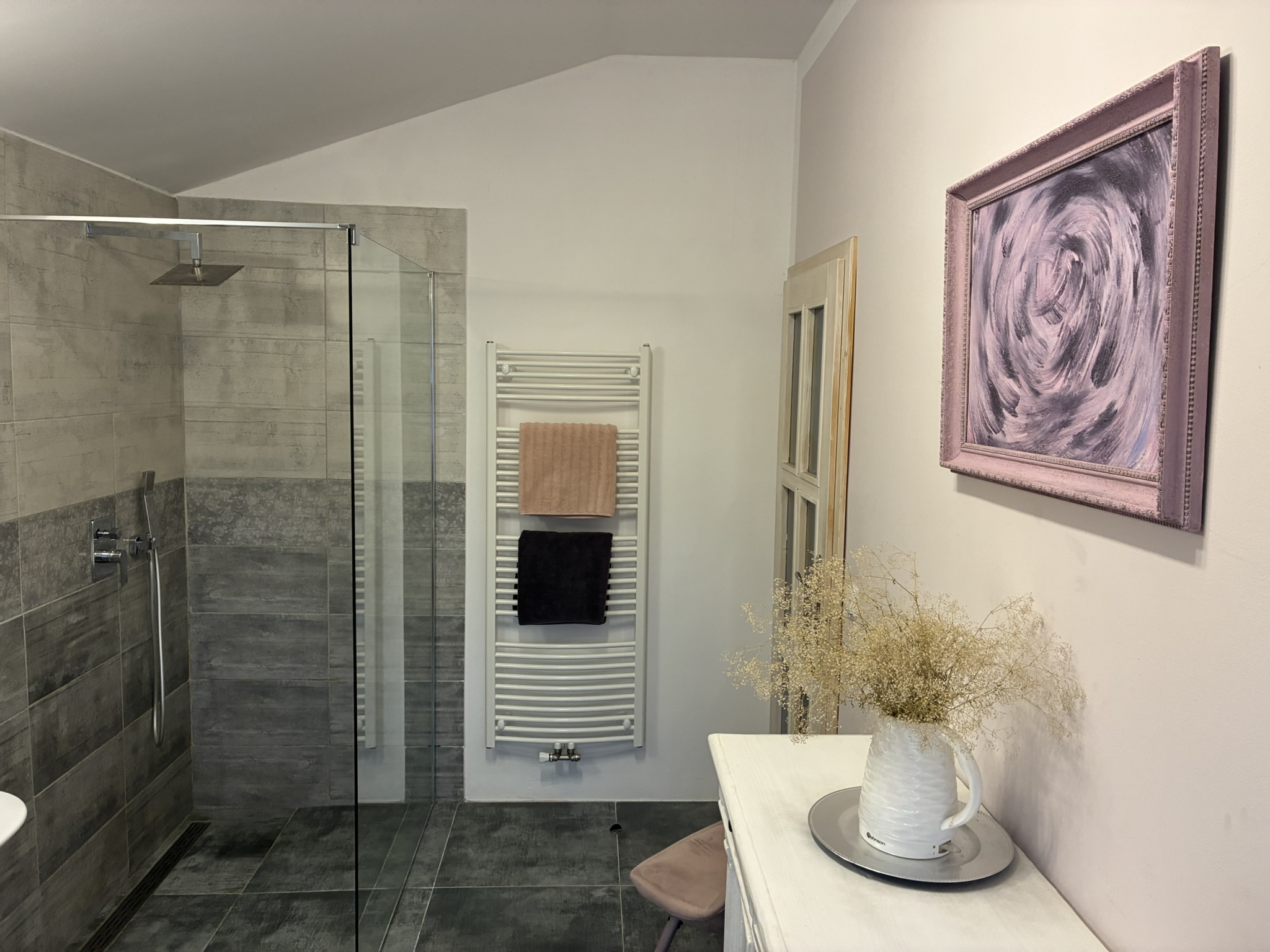 Elegantní a moderní – koupelna, která promění každodenní rituály v zážitek