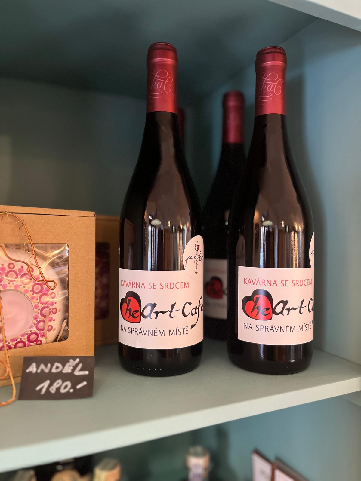 HeArt Cafe nabízí víc než jen kávu