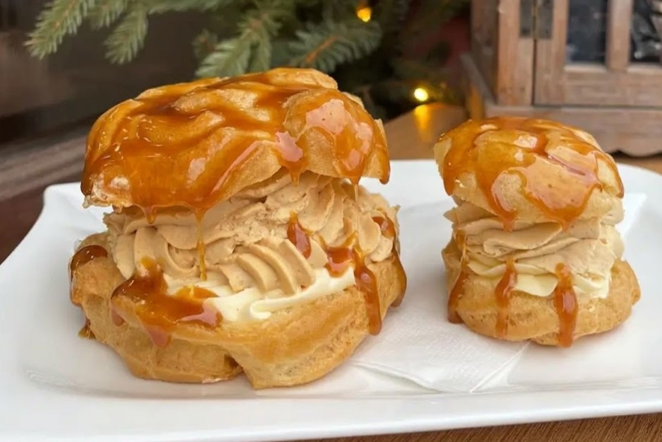 Větrník a mini větrníček polité karamelem – sladké radosti od Vaška